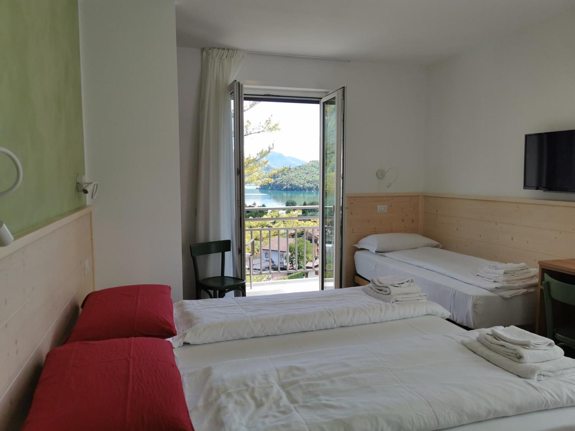 Hotel Miramonti Molveno Bagian luar foto