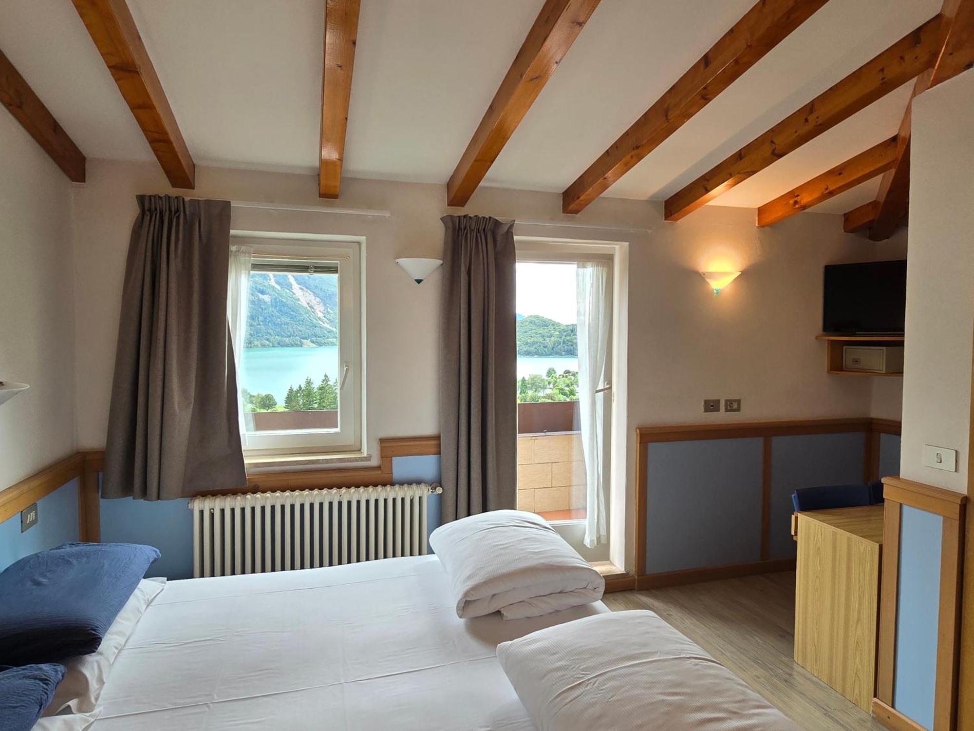 Hotel Miramonti Molveno Bagian luar foto