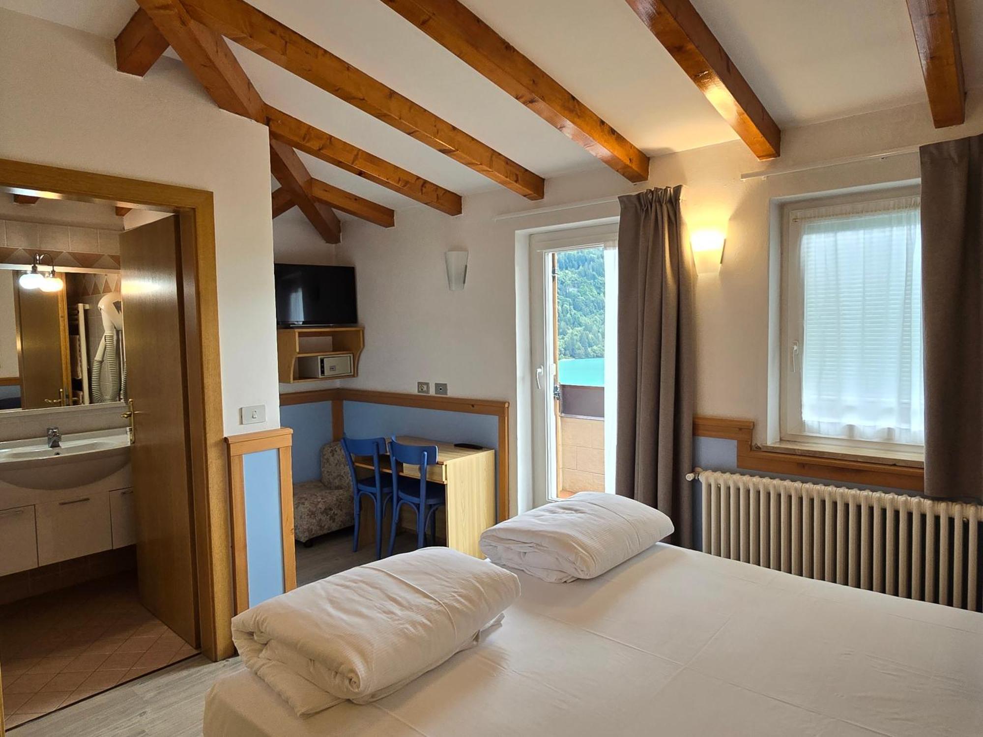 Hotel Miramonti Molveno Bagian luar foto