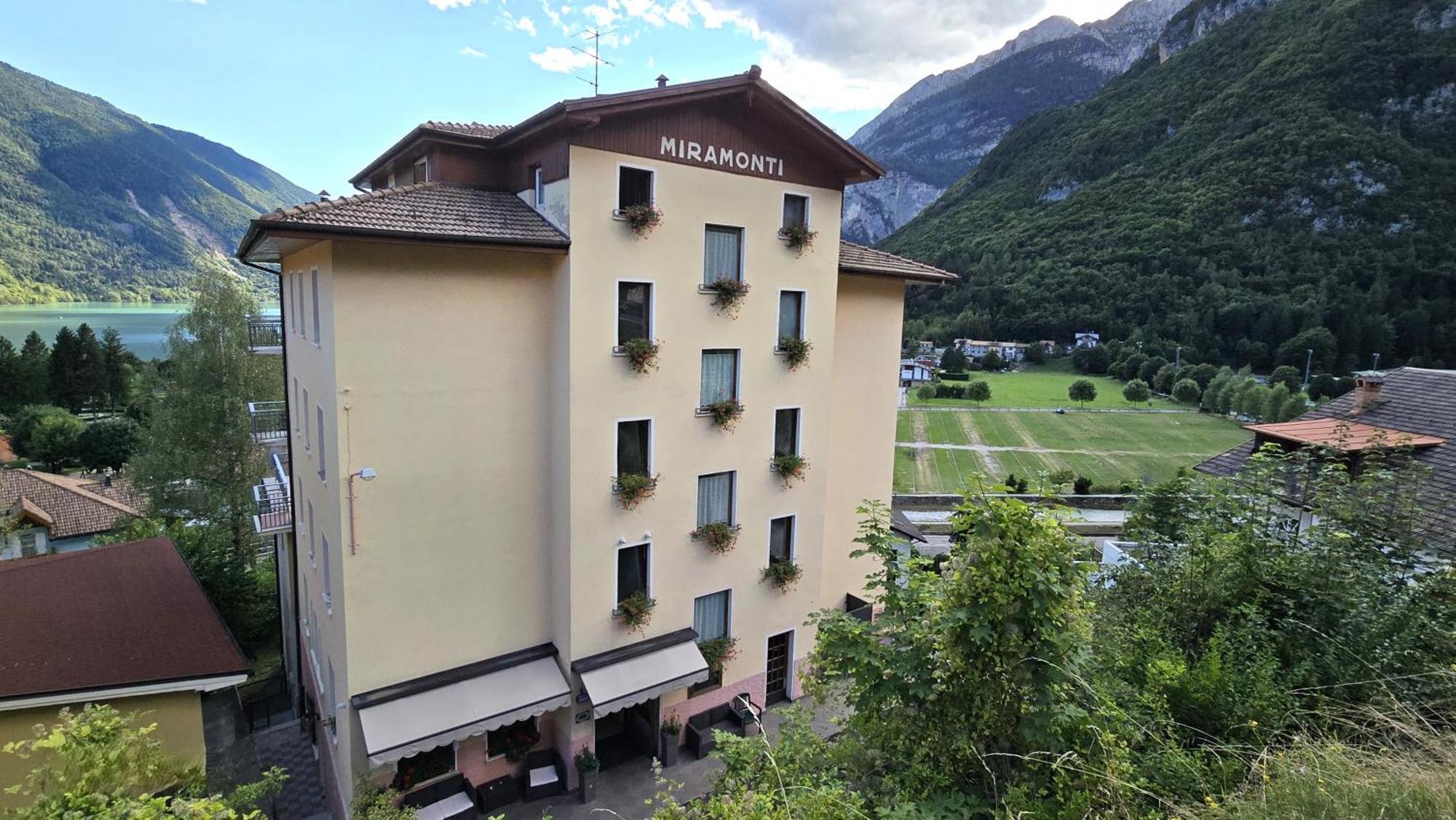 Hotel Miramonti Molveno Bagian luar foto